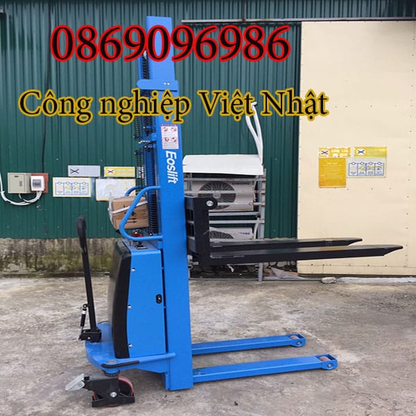 Xe nâng bán tự động 1 tấn nhập khẩu chính hãng do Việt Nhật cung cấp 5 Xe nâng bán tự động nhập khẩu chính hãng do Việt Nhật cung cấp