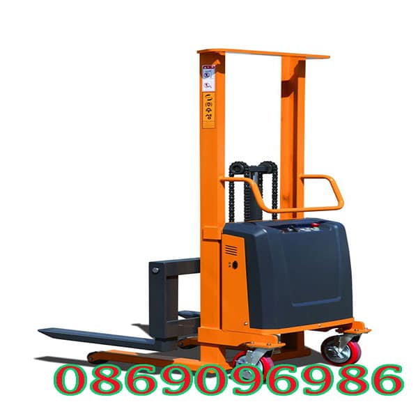 Xe nâng bán tự động cao 3m đang làm mưa, làm gió trên thị trường 2 Xe nâng bán tự động cao 3m đang làm mưa, làm gió trên thị trường