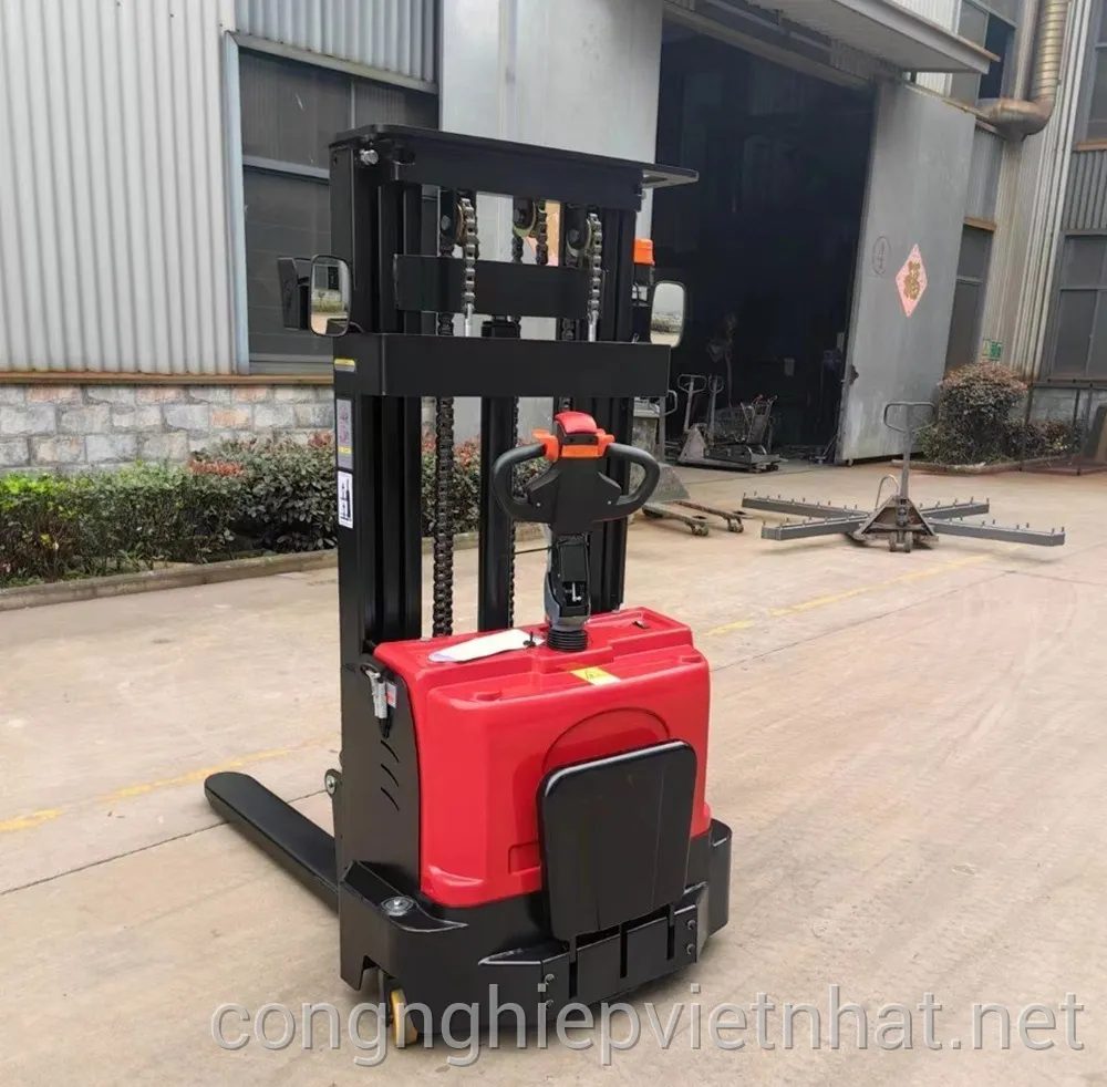 Tay Điều Khiển và Bàn Điều Khiển Tay Điều Khiển và Bàn Điều Khiển
