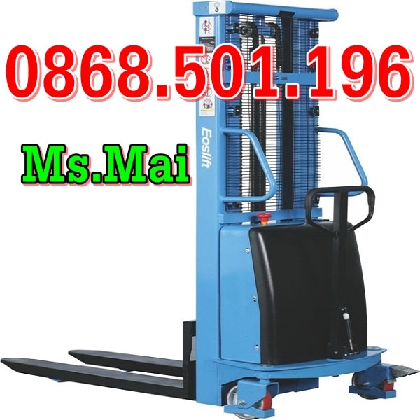 Xe nâng bán tự động