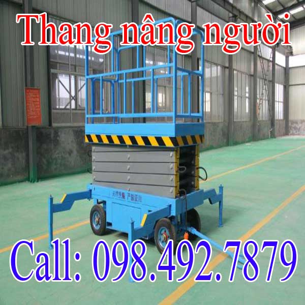 Khách hàng mua thang nâng người 12met