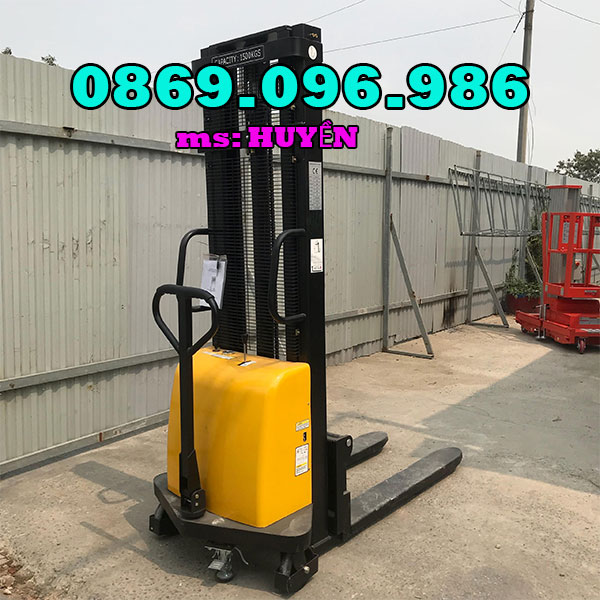 xe nâng bán tự động chất lượng