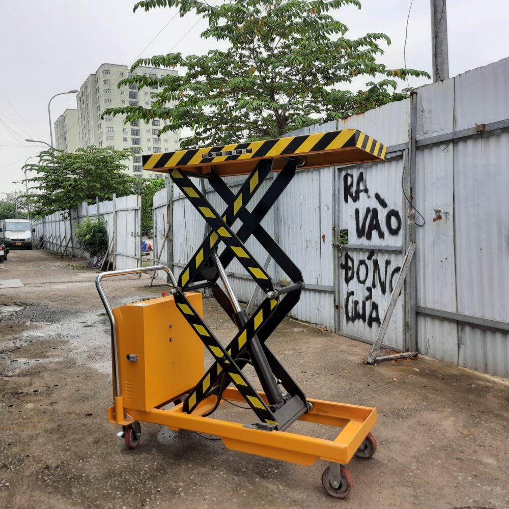 So sánh bàn nâng điện di chuyển đẩy tay 800kg với các sản phẩm tương tự trên thị trường 1 Bàn nâng điện di chuyển đẩy tay 800kg