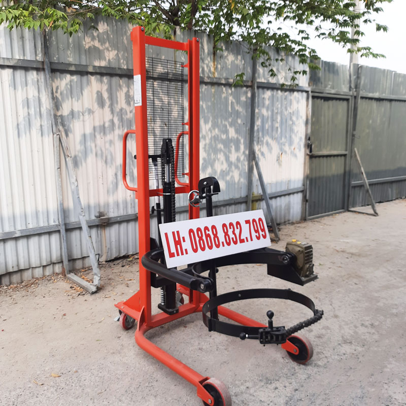 Xe nang quay do phuy niuli