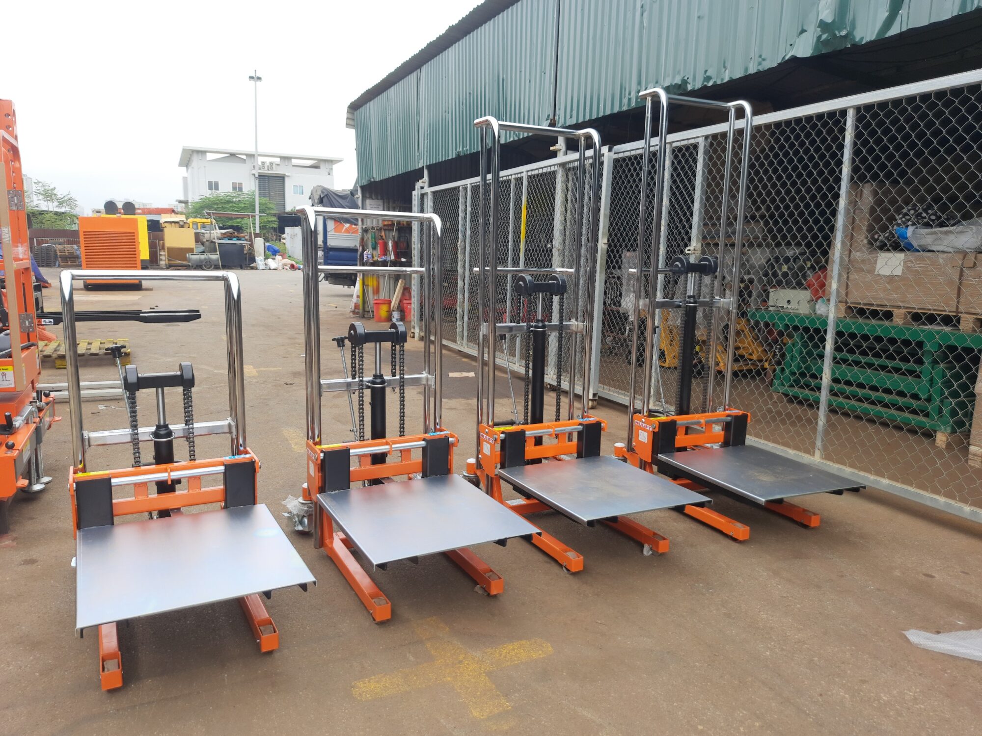 Thị trường xe nâng tay cao ở Bắc Ninh: Xu hướng và dự đoán trong năm 2025 3 Thị trường xe nâng tay cao mini