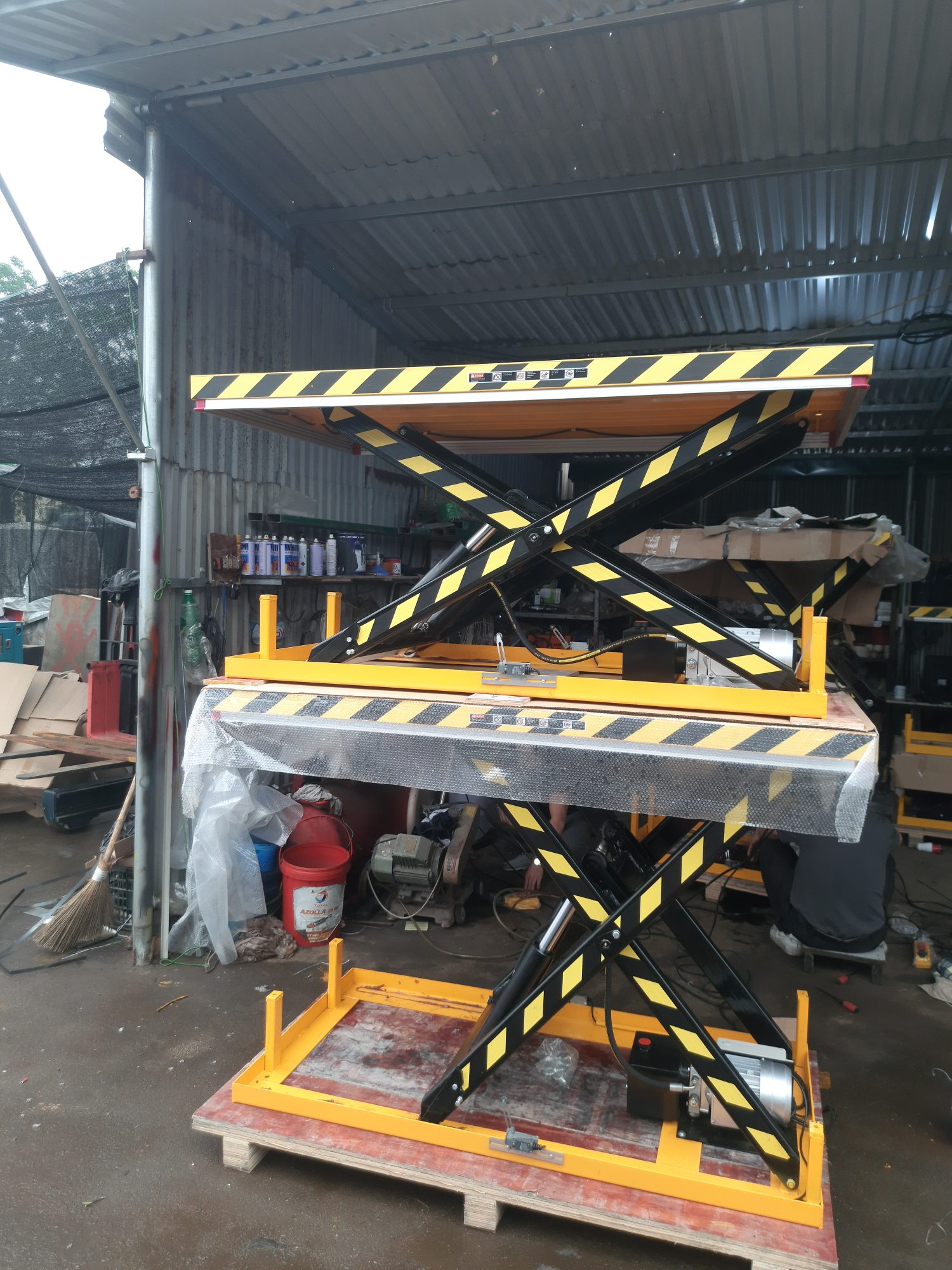 Giải mã tiêu chuẩn an toàn cho bàn nâng điện cố định 1 Tiêu chuẩn an toàn Bàn nâng điện cố định