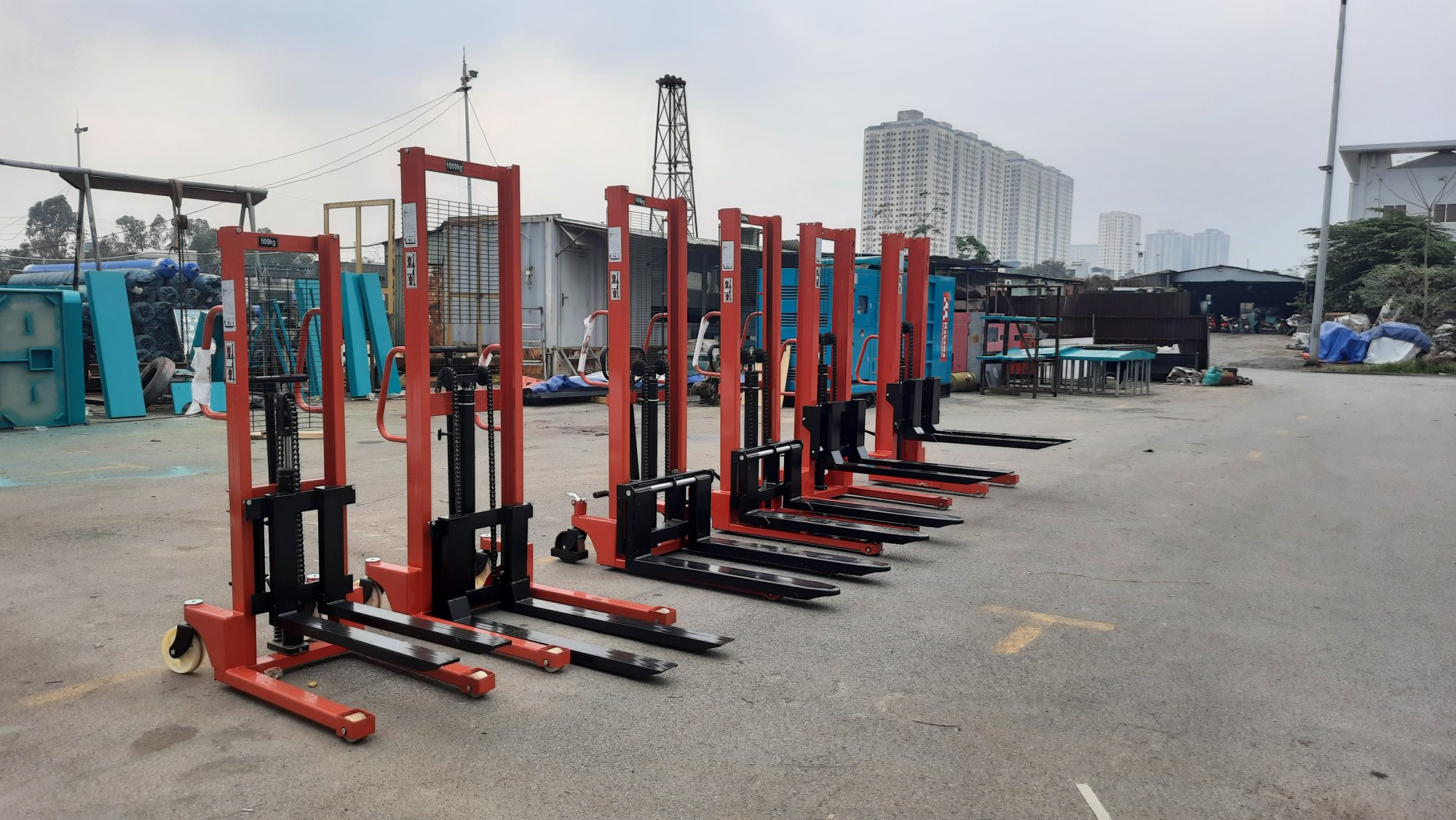 Giá xe nâng tay cao 2 tấn tại Hưng Yên và cách tìm nguồn cung ứng tốt nhất 3 Các dòng xe nâng tay cao tại Việt Nhật