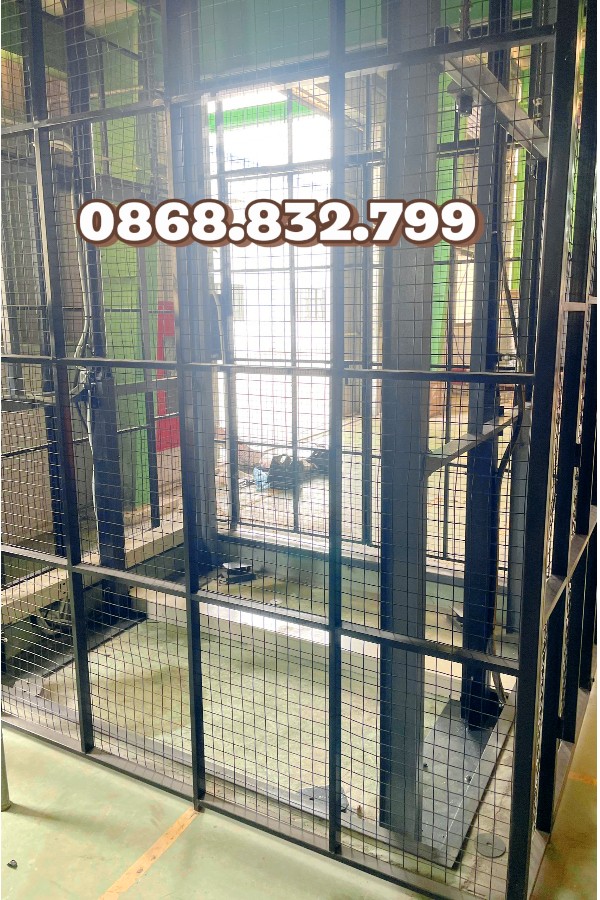 Thang tời hàng 500kg có thể sử dụng trong ngành nào? 2 thang nang thuy luc 2 tan 5m 1