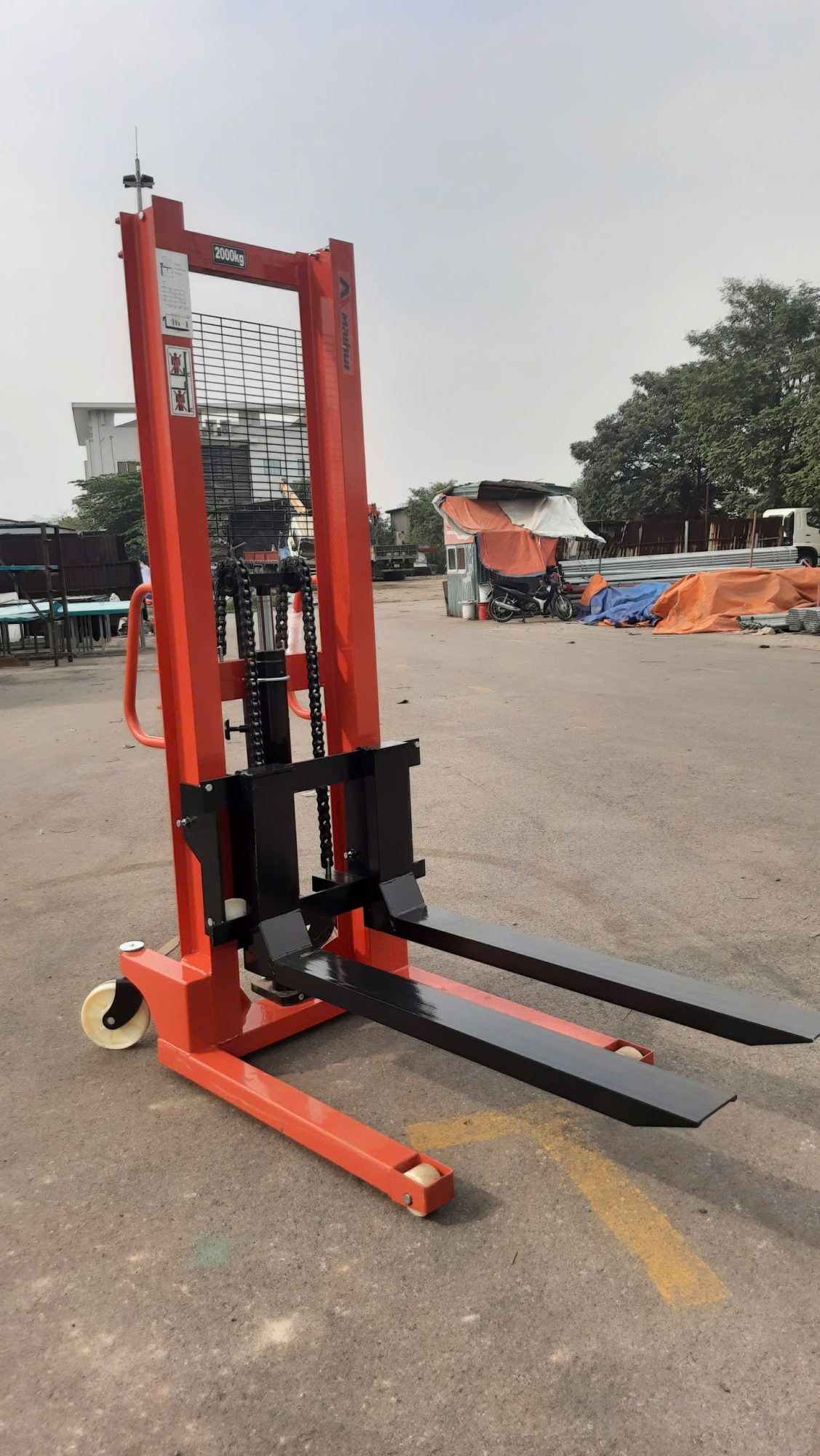 Giá xe nâng tay cao 2 tấn tại Hưng Yên và cách tìm nguồn cung ứng tốt nhất 2 Xe nâng tay cao 2 tấn không phanh CTY-A2016