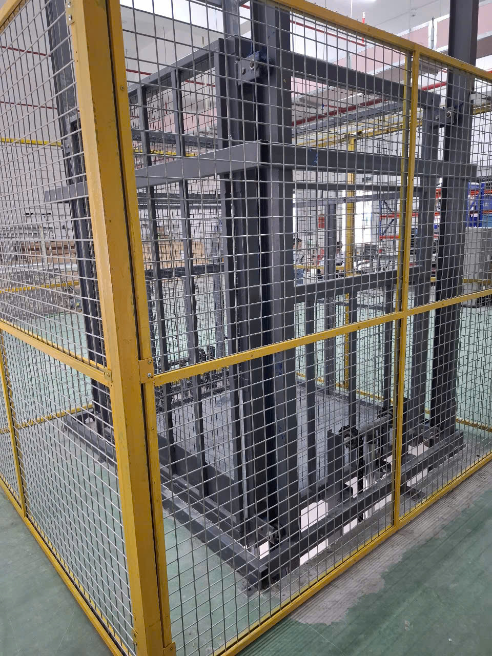 Chọn thang nâng hàng 1000kg phù hợp cho doanh nghiệp của bạn 1 Thang nâng hàng 1000kg nâng cao 5m