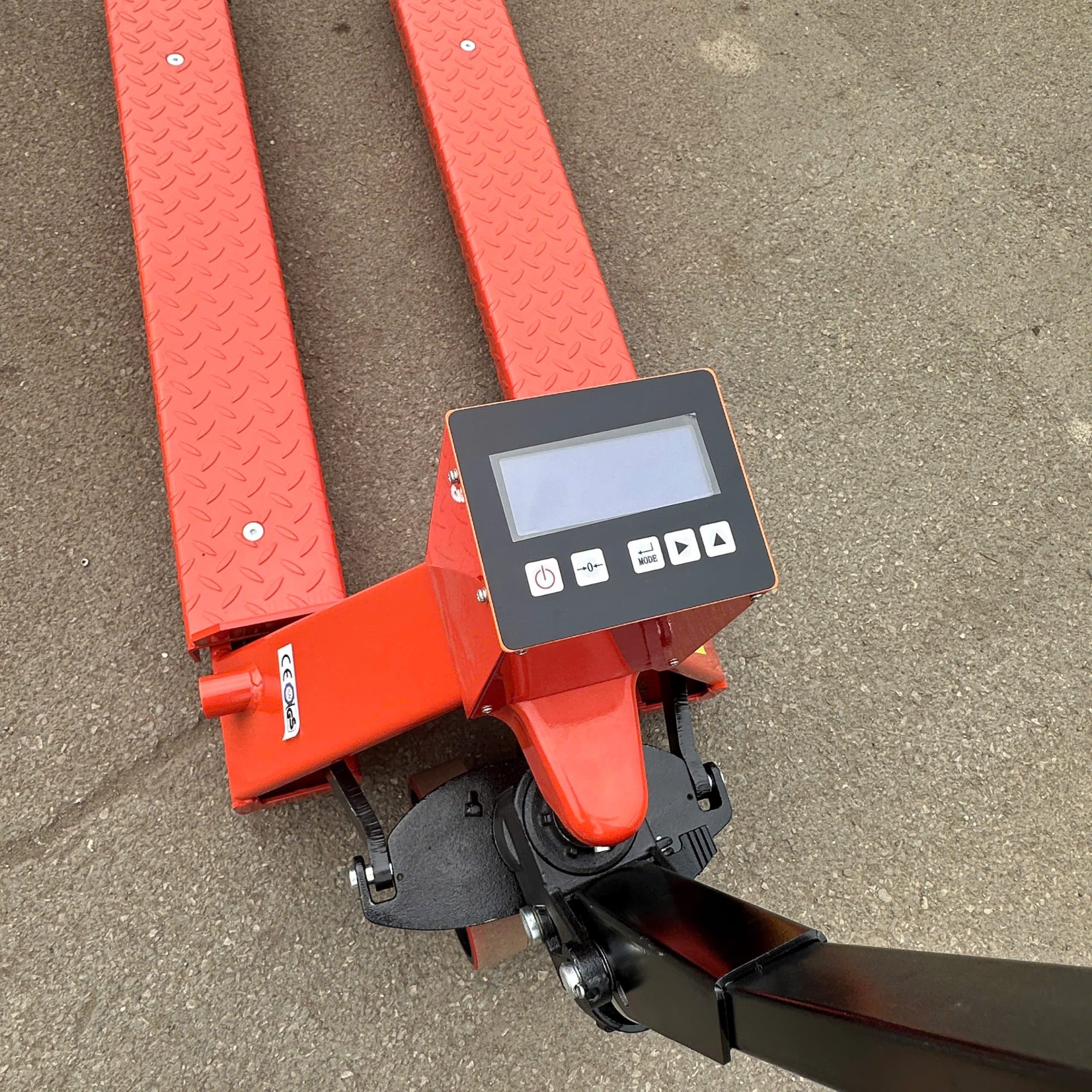 Lợi ích vượt trội của xe nâng tay gắn cân điện tử 3 Xe nâng tay gắn cân điện tử